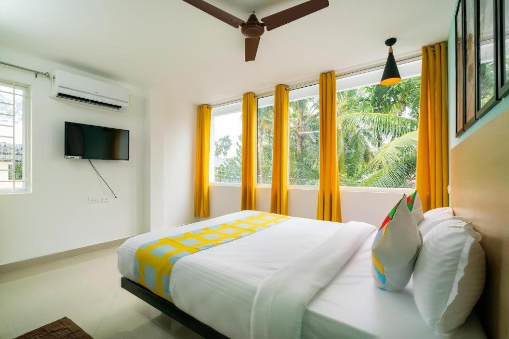 Flamingo Suites Kochi Exterior photo
