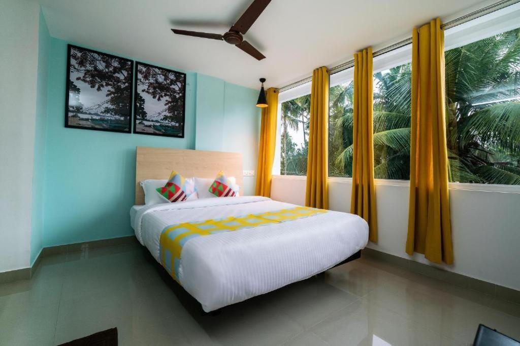 Flamingo Suites Kochi Exterior photo